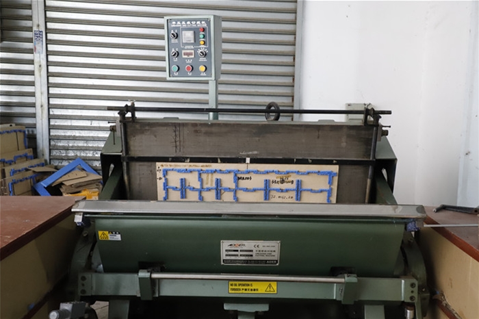 平壓切線壓痕機